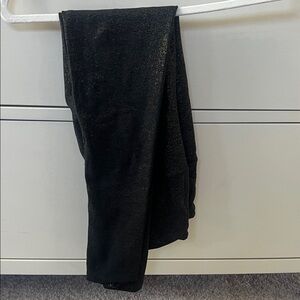 Beyond yoga black and gold metallic leggings small